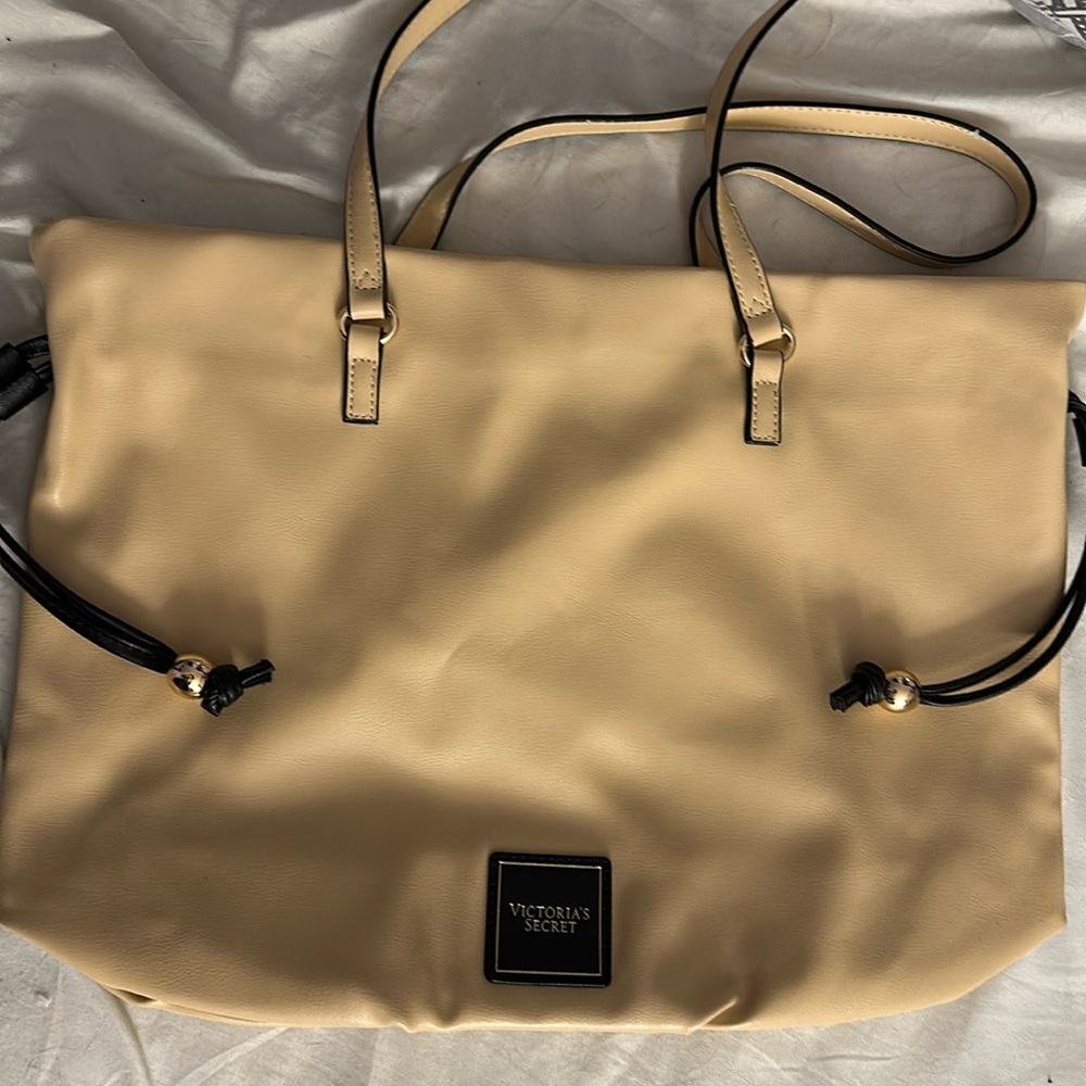 VS tan tote bag 👜